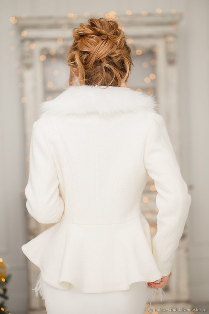 Пальто невесты с мехом