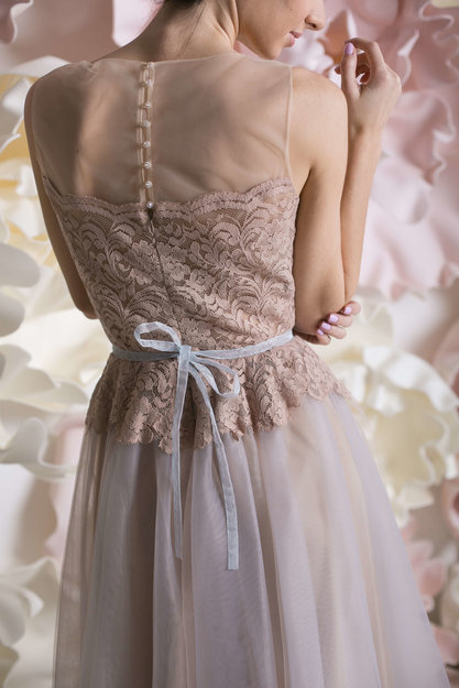 Вечернее и свадебное платье пудровое миди "Эстель"