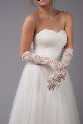 Ажурные перчатки на свадьбу