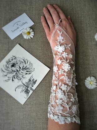 Свадебные митенки с цветами "3Д"
