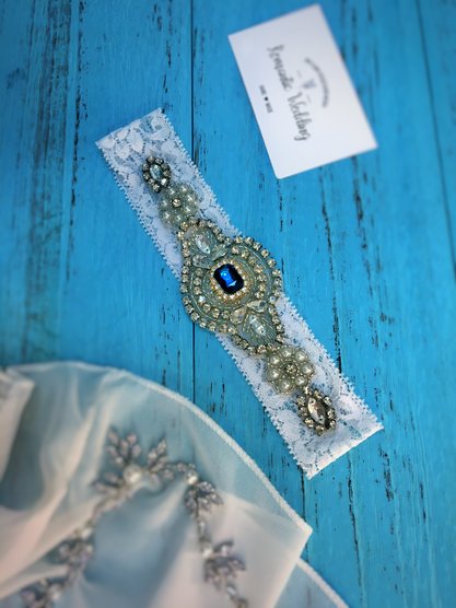 Свадебная подвязка с крупным декором