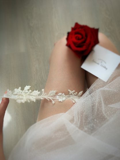 Свадебная подвязка "Полевые цветы"